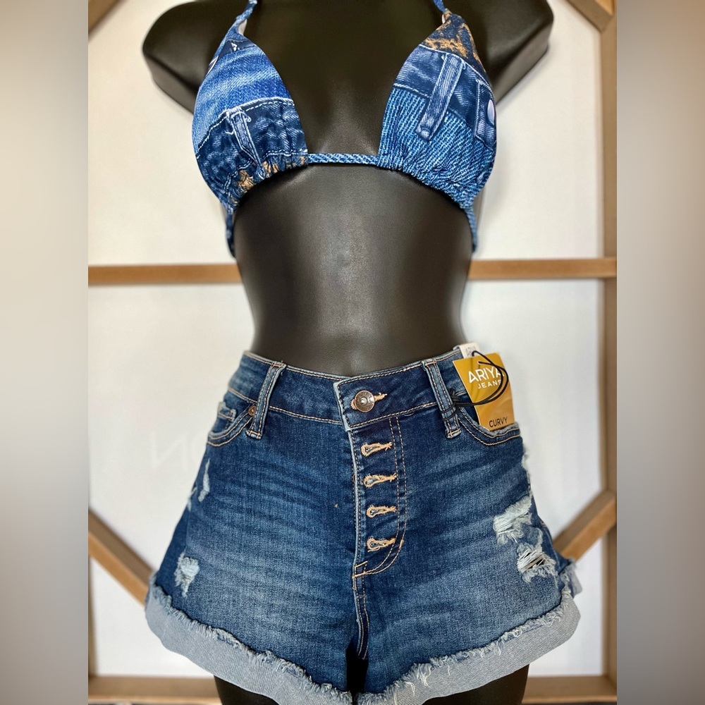 Curvy high-rise jean shorts